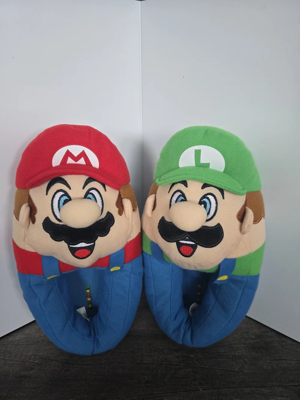 Super Mario Brothers Mario And Luigi Boys Slippers Shoes Size 4-5 Youth
